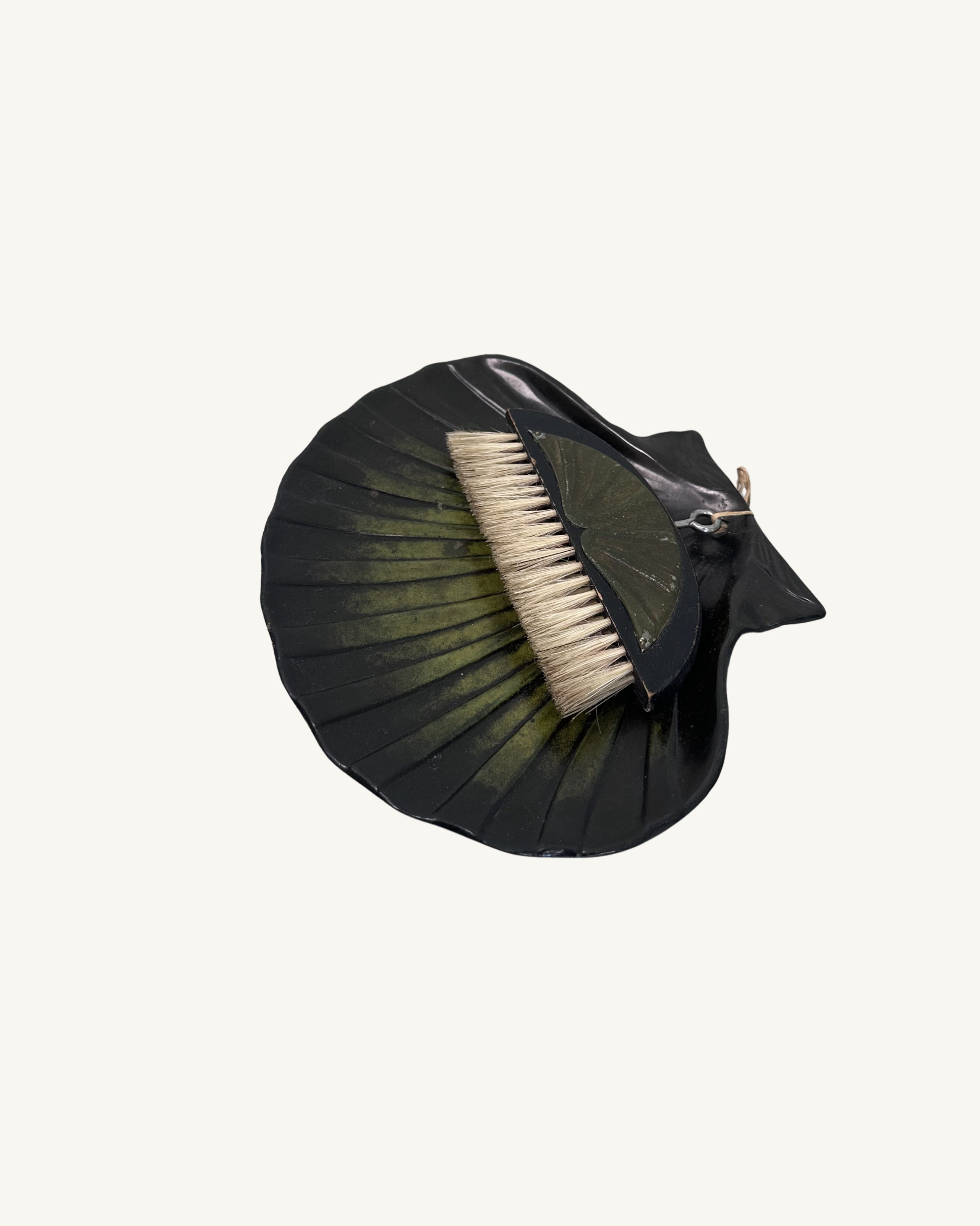 Shell-shaped Dustpan and Brush